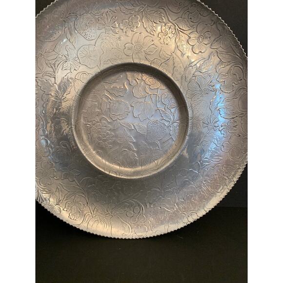 Vintage Handfinished Aluminum Tray Round 15.5 Inches Platter Floral - Picture 2 of 9